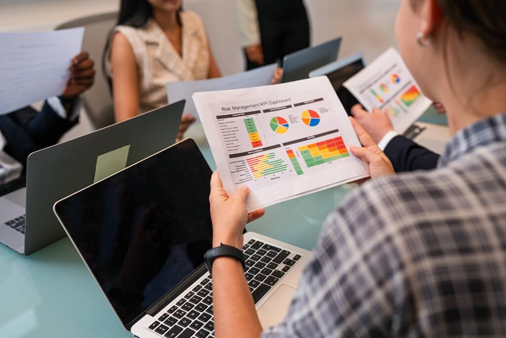 hr dashboard metrics